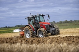 MF5M_KUHN_PLOUGH_WORKING_FR_0724-2073