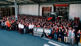 news-one-millionth-tractor-beauvais-01-770x433